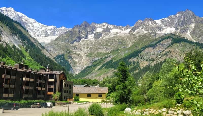 Condominium in Courmayeur, Aosta 11057431