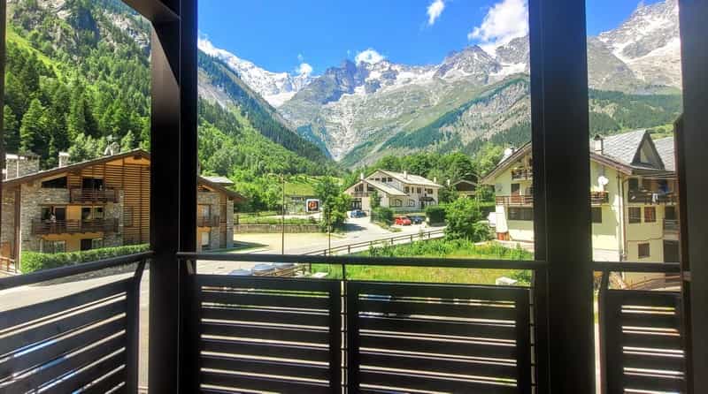 Eigentumswohnung im Courmayeur, Aosta 11057431