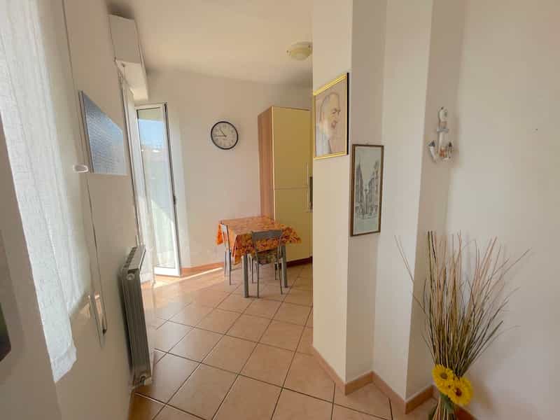 Condominium in Alassio, Liguria 11057459