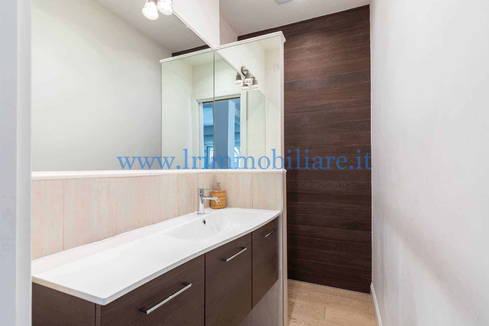 Condominium dans Rome, Lazio 11057495