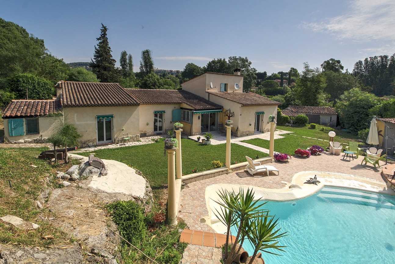 Huis in Cagnes-sur-Mer, Provence-Alpes-Côte d'Azur 11057525