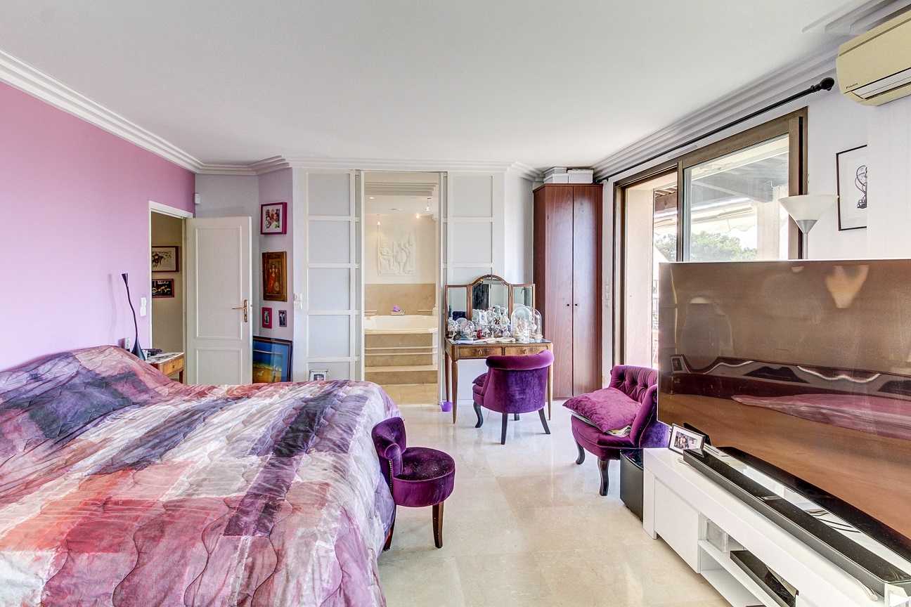 公寓 在 Biot, Provence-Alpes-Côte d'Azur 11057528