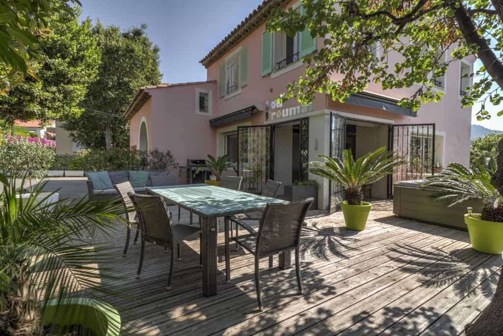 Rumah di Bagus, Provence-Alpes-Cote d'Azur 11057577