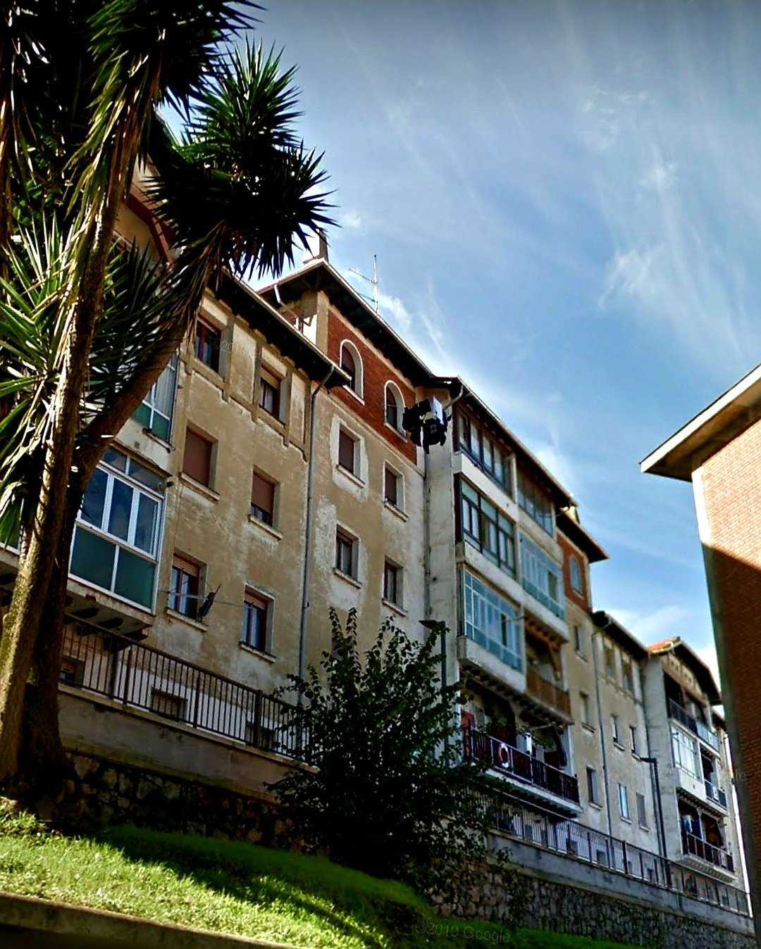 Condominium in Santurce-Antiguo, Baskenland 11057669