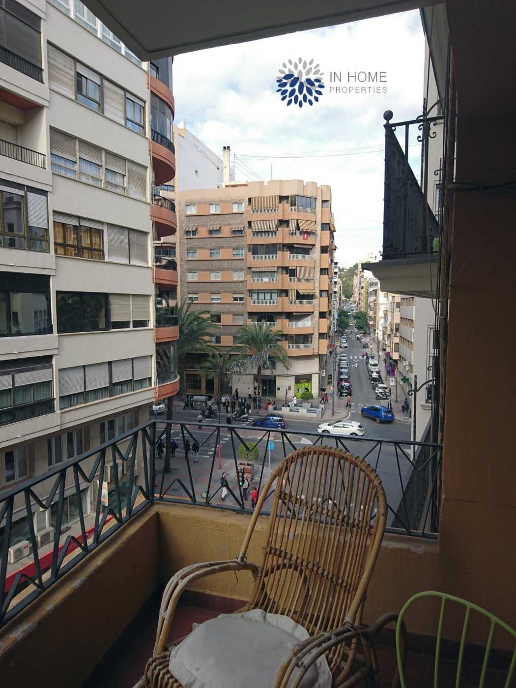 Condominium in Alicante, Valencia 11057734