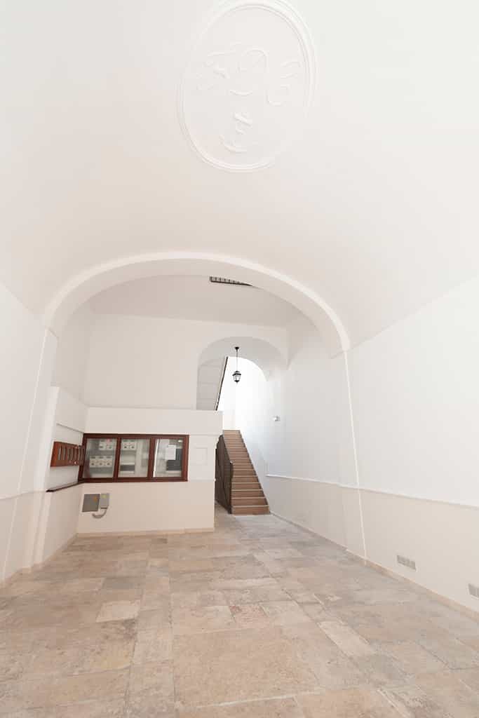 Condominio en Barí, Apulia 11057838