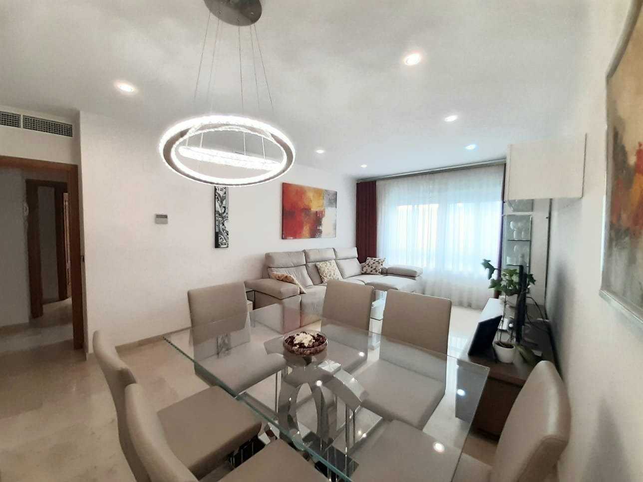 Condominium in Sevilla, Andalusia 11057850