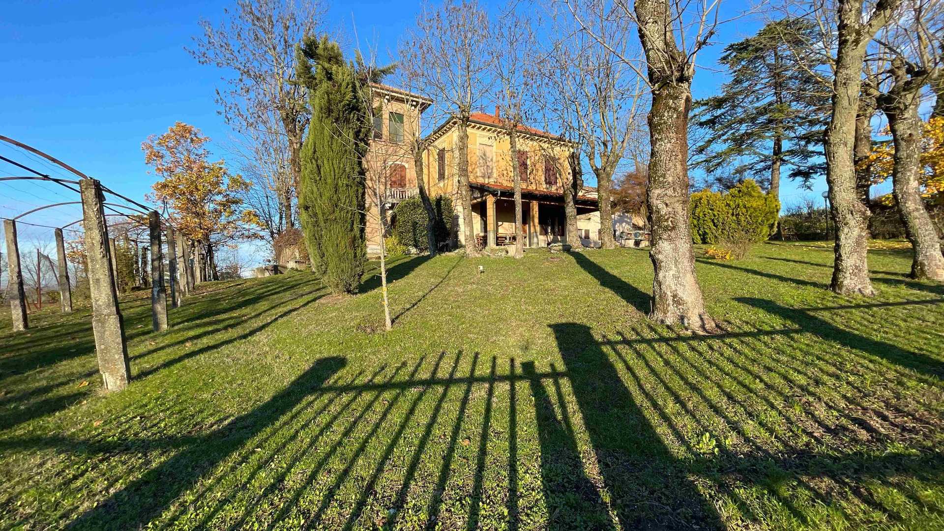 房子 在 Tortona, Piedmont 11057903