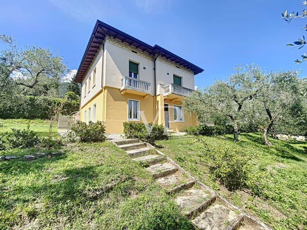 Будинок в Gardone Riviera, Lombardy 11057970