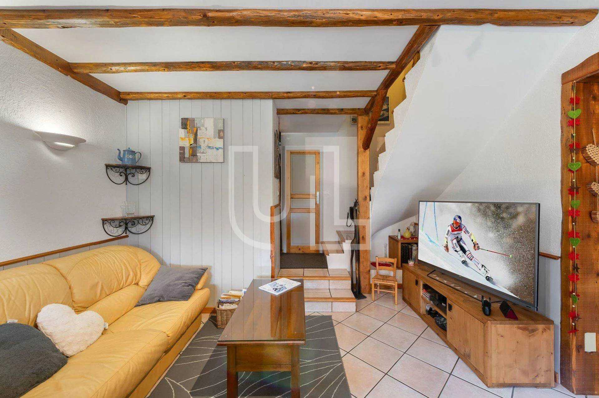 House in Saint-Martin-de-Belleville, Auvergne-Rhone-Alpes 11058076