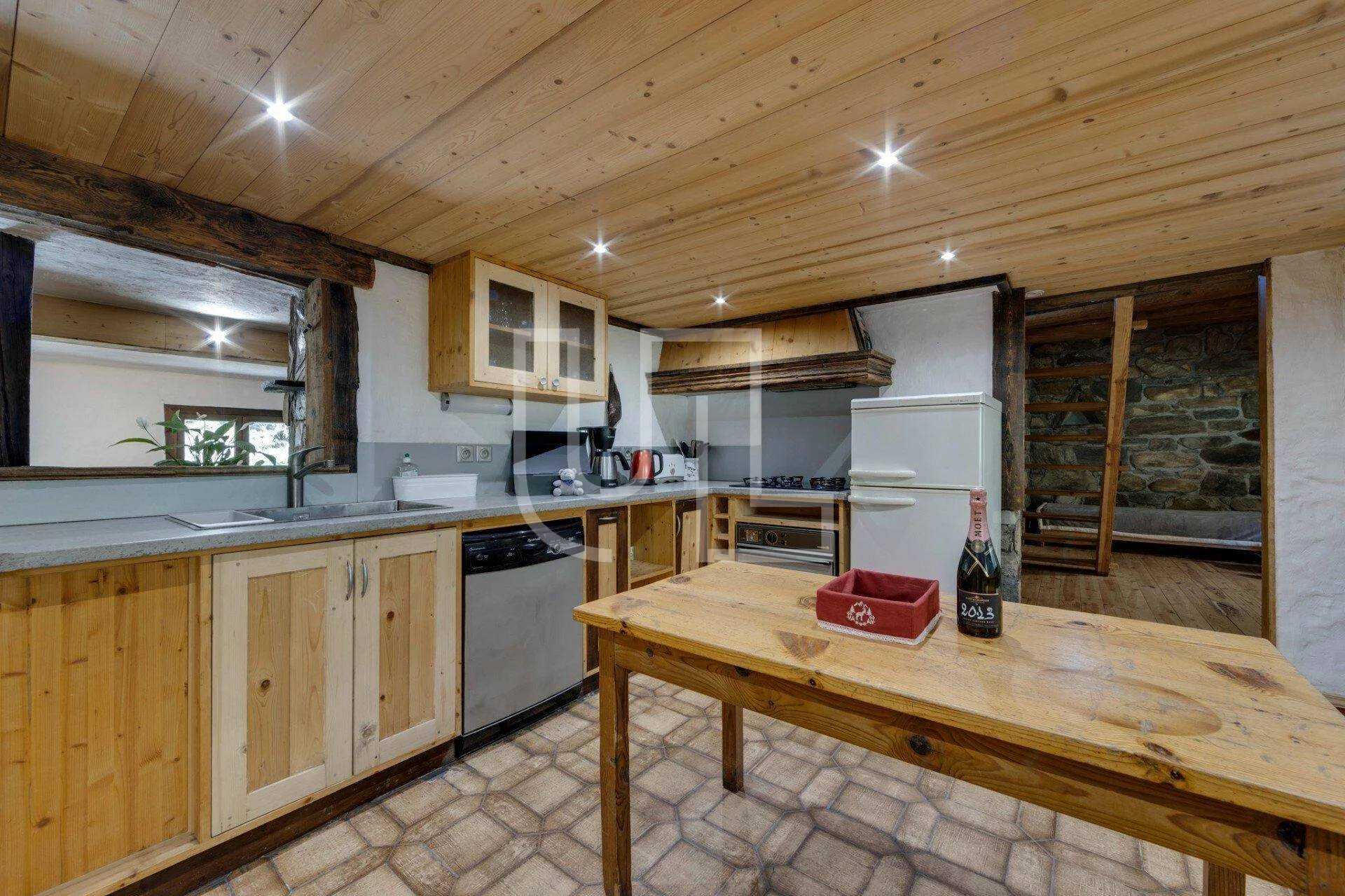 House in Val-d'Isere, Auvergne-Rhone-Alpes 11058085