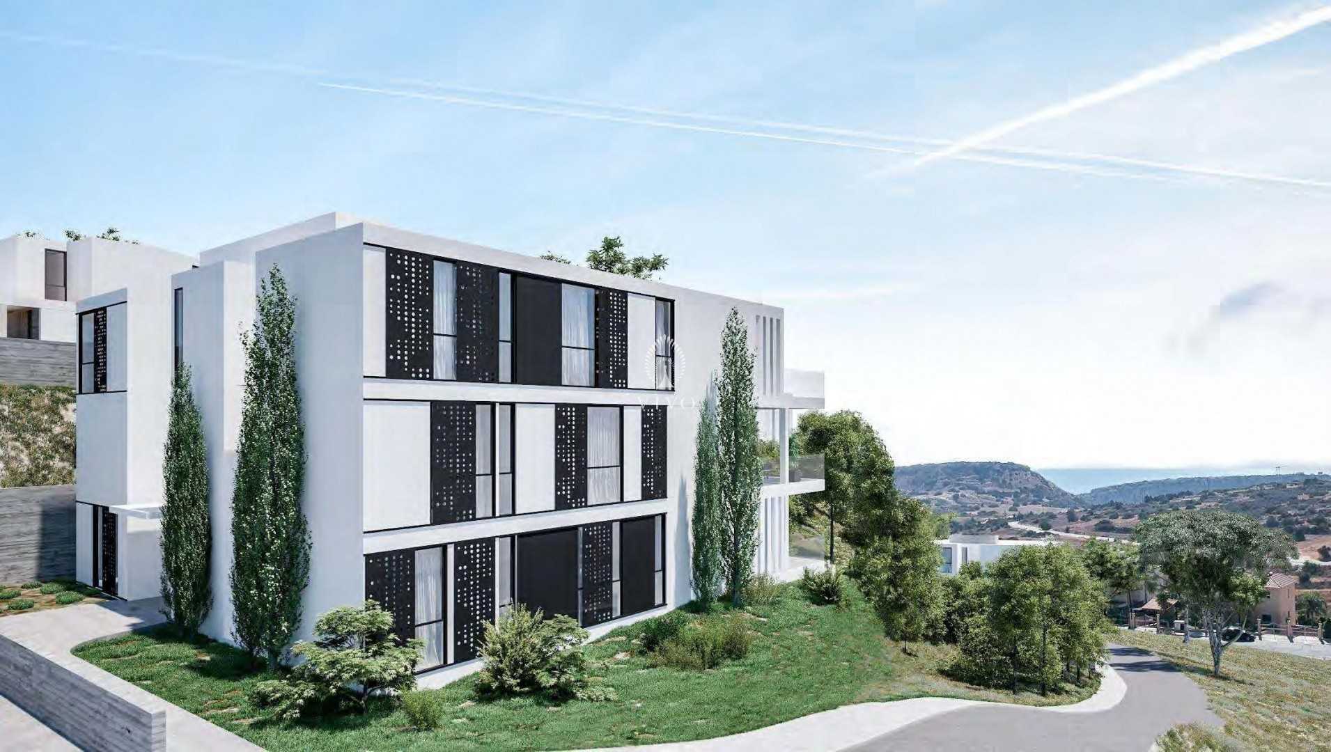 Condominium in Agios Tychon, Larnaka 11058878