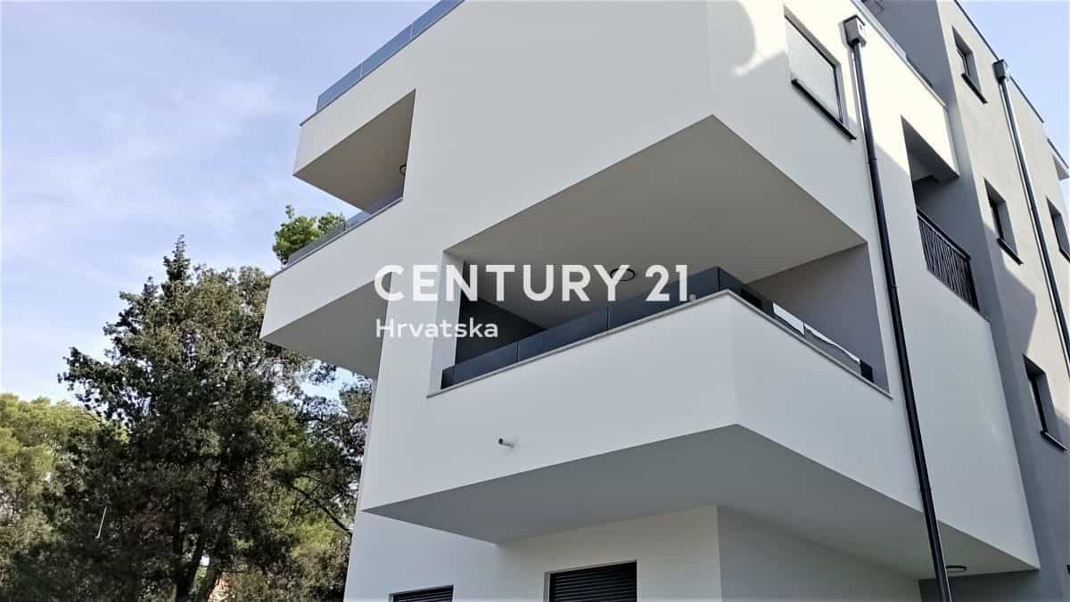 Condominium in Zadar, Zadar County 11061730