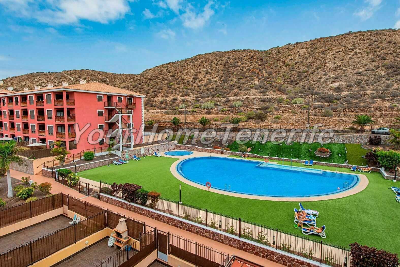 Condominium in Los Cristianos, Canary Islands 11062929
