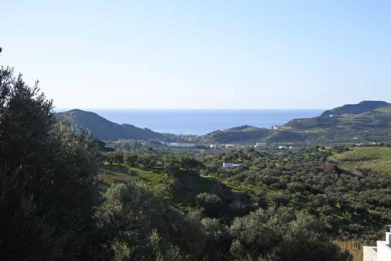 Tanah dalam Agios Antonios, Kriti 11063086