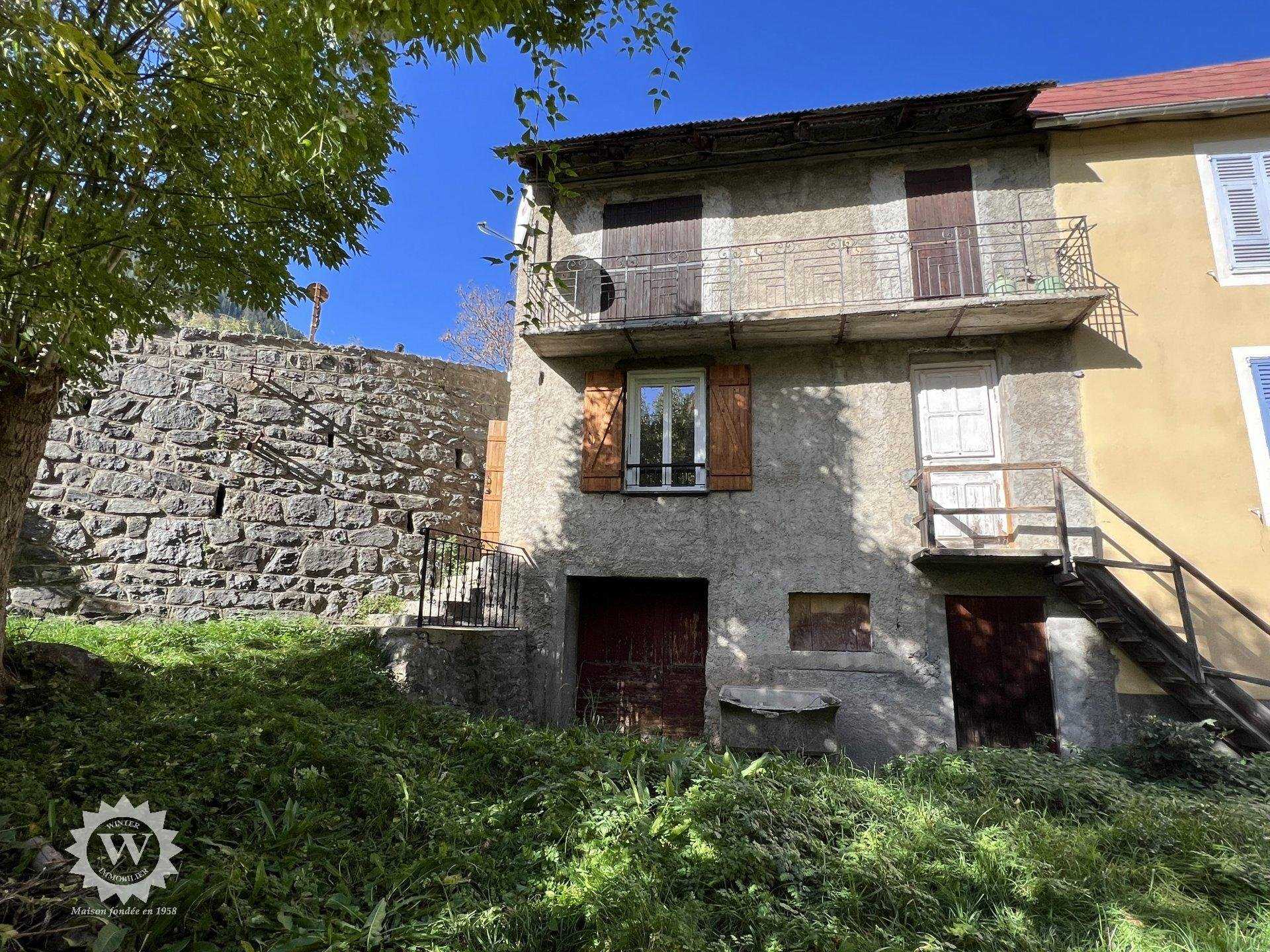 Condominium in Saint-Etienne-de-Tinee, Provence-Alpes-Cote d'Azur 11065081