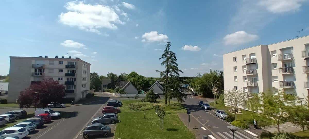 Condominium in Joue-les-Tours, Centre-Val de Loire 11065114