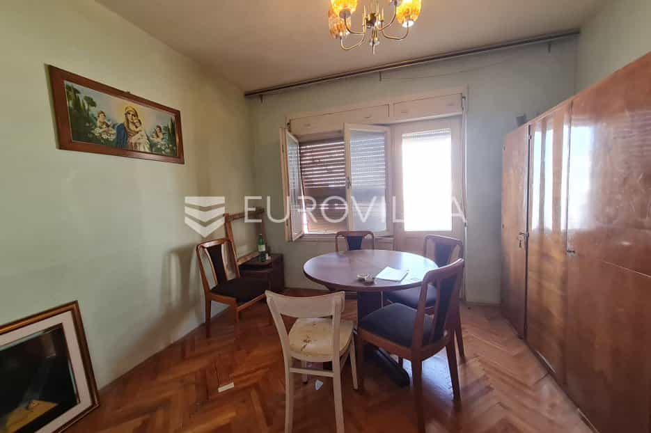 Condominium in Trogir, Splitsko-Dalmatinska Zupanija 11065204