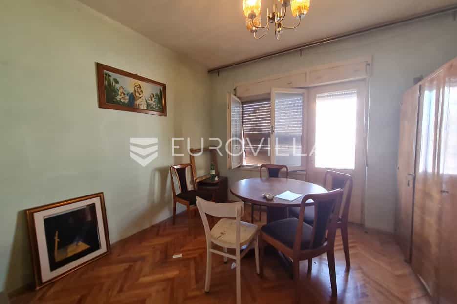 Condominium in Trogir, Splitsko-Dalmatinska Zupanija 11065204