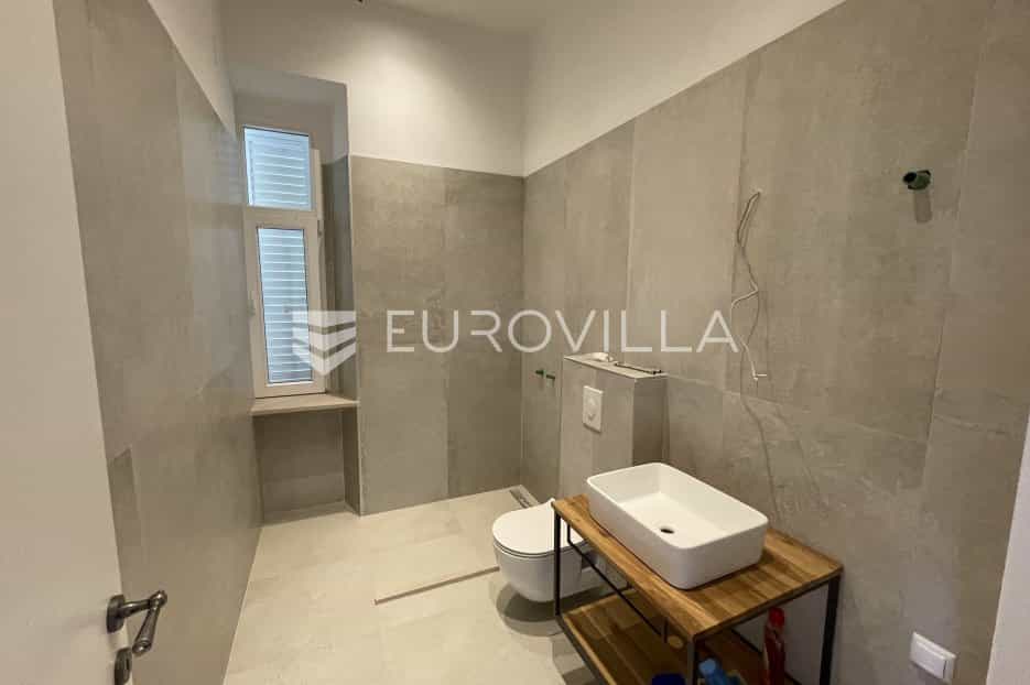 公寓 在 Dubrovnik, Dubrovačko-neretvanska županija 11065206