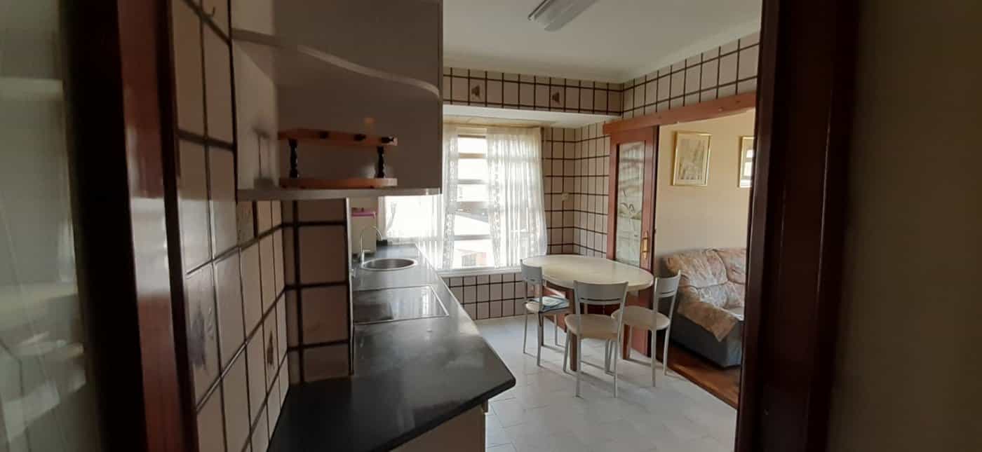 Condominium in Santurce-Antiguo, Baskenland 11065277