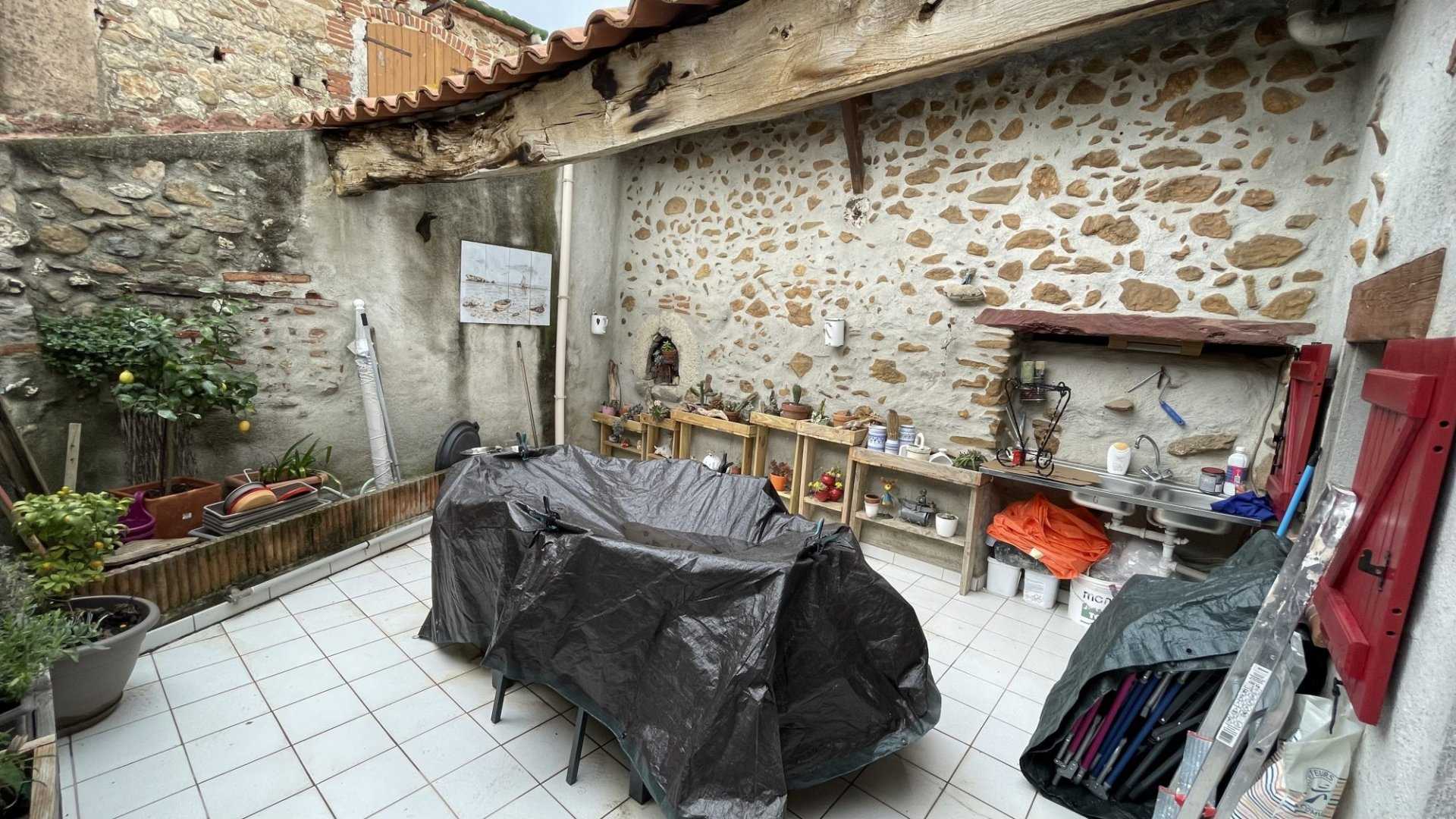 House in Terrats, Occitanie 11066474