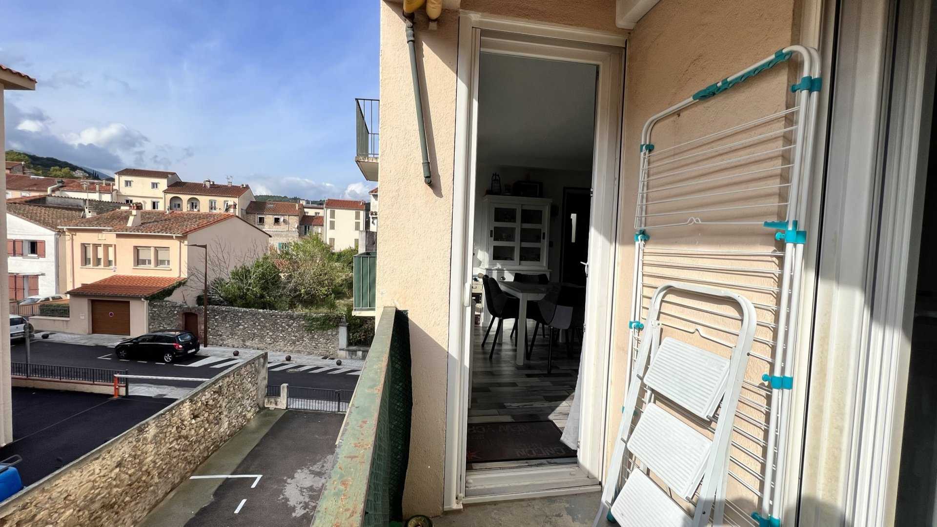 Eigentumswohnung im Céret, Pyrénées-Orientales 11066538