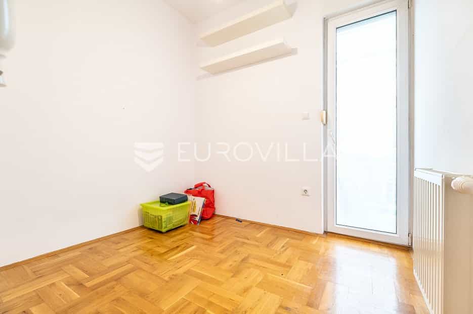 Condominium in Zagreb,  11066619