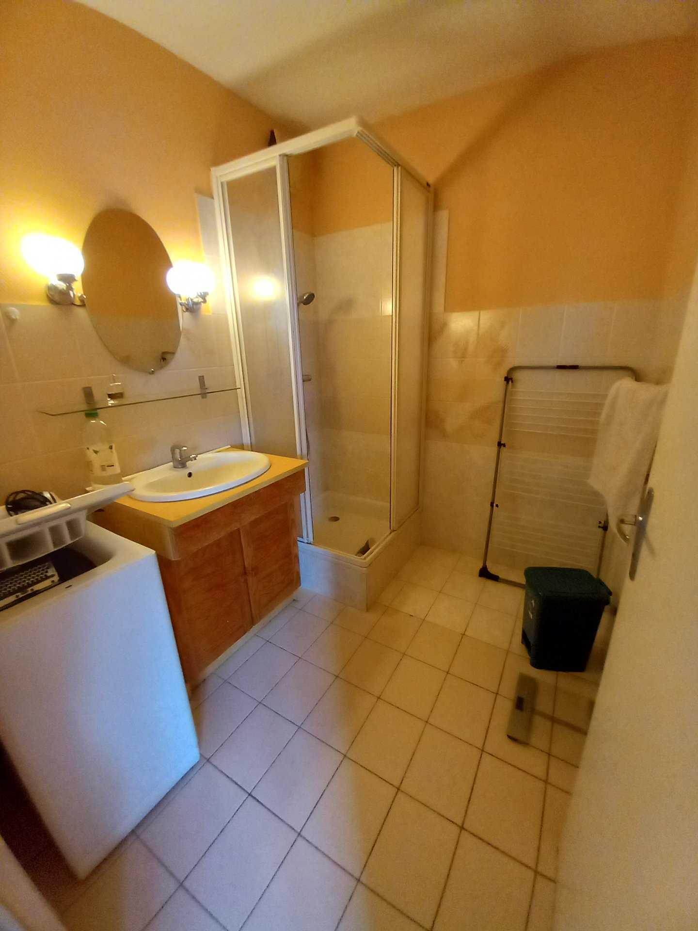 公寓 在 Saint-Étienne, Loire 11068592