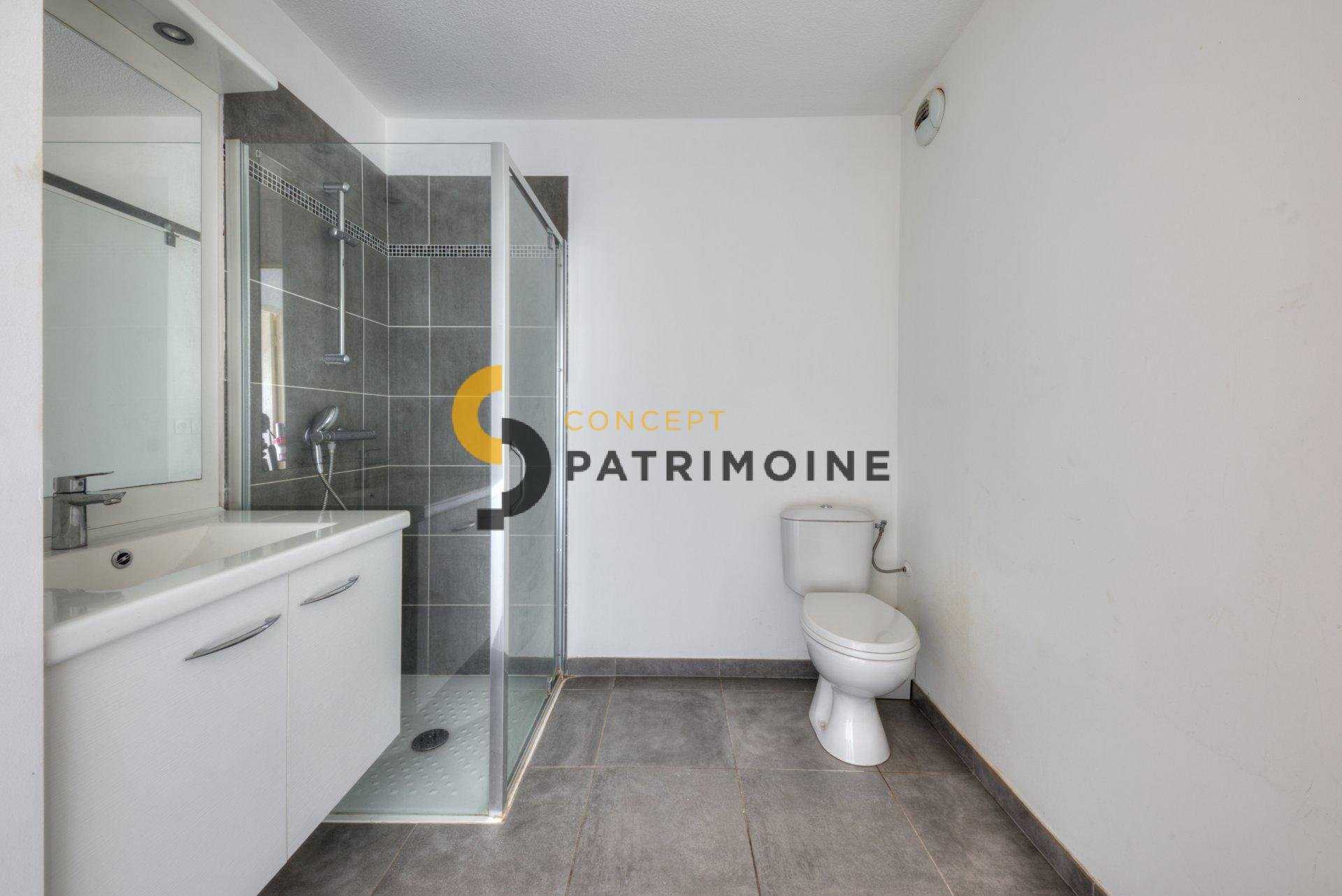 Condominium in Antibes, Provence-Alpes-Côte d'Azur 11068605