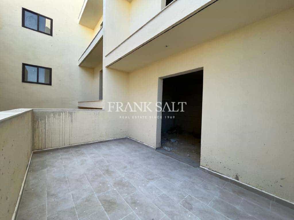 Condominium in Qala, Qala 11069801
