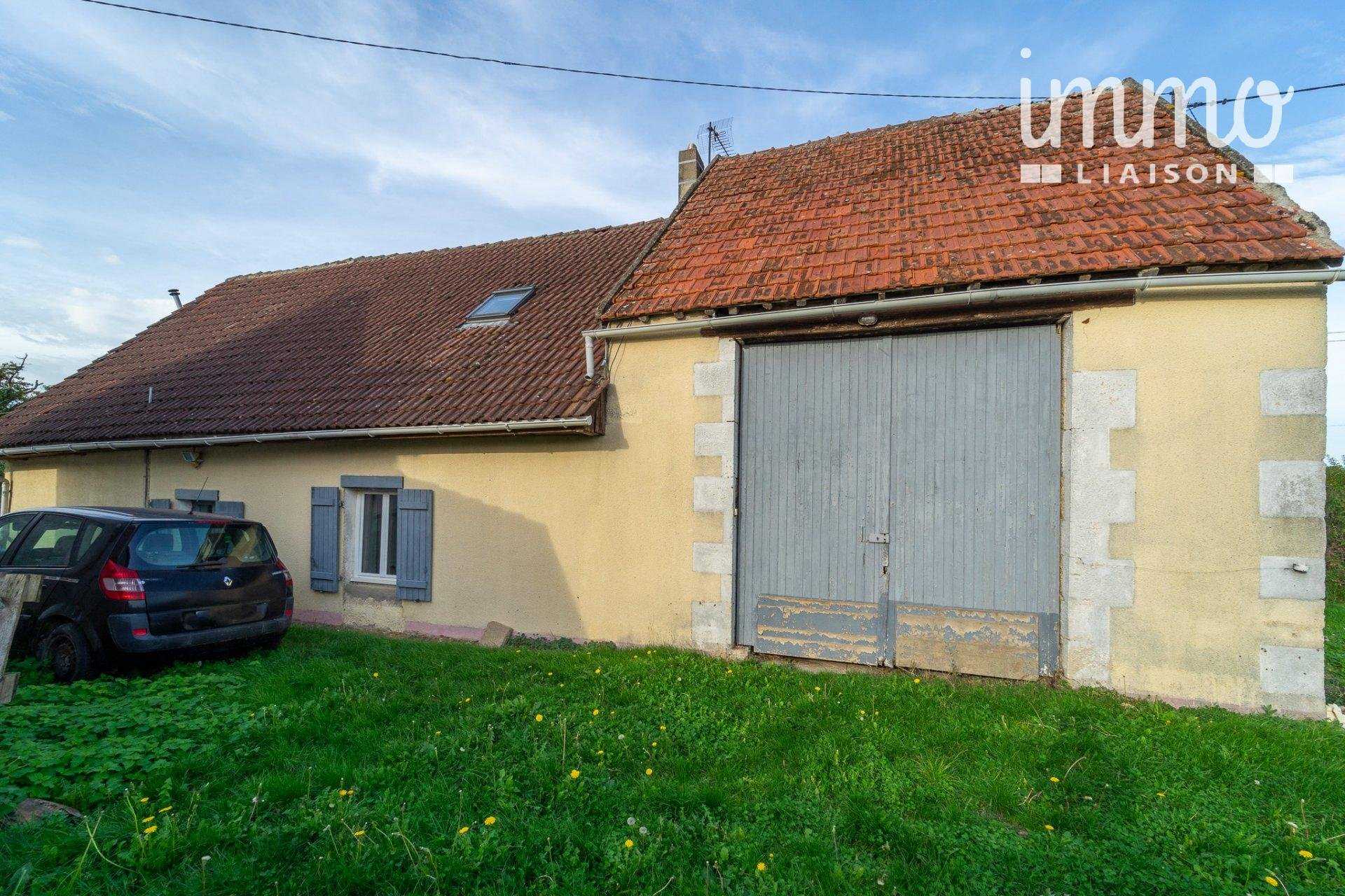 House in Chaulgnes, Bourgogne-Franche-Comte 11071647