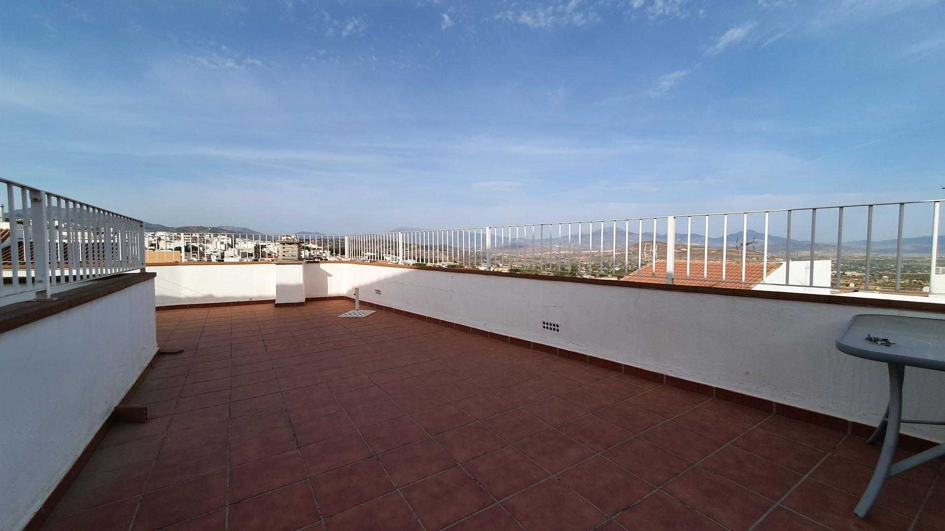 Condominium in Alhaurin el Grande, Andalusia 11071699