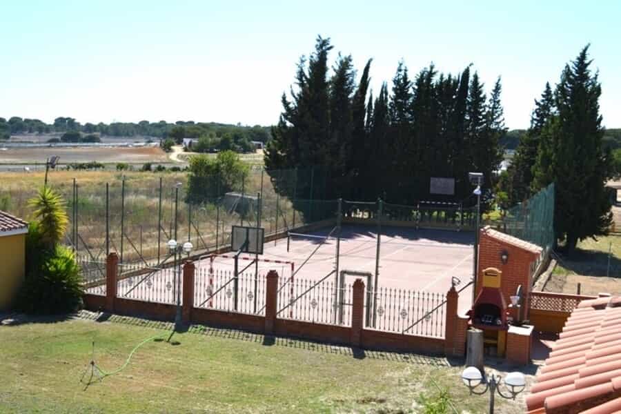 집 에 Lucena del Puerto, Andalucía 11074290