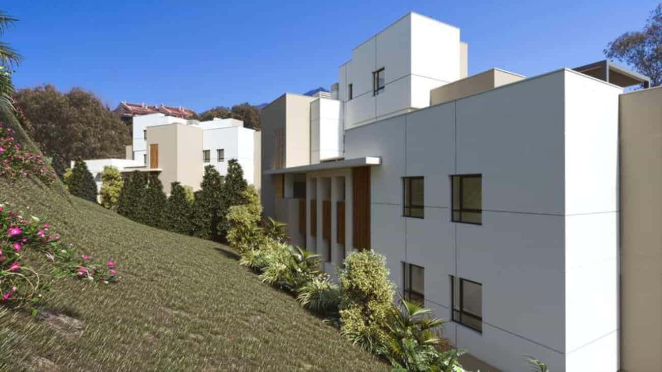 Condominium in Marbella, Andalucía 11075791