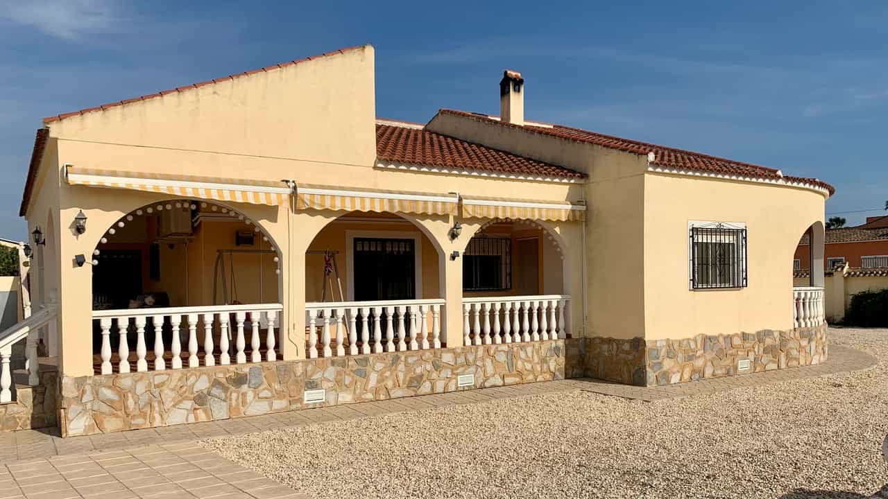 House in Crevillente, Comunidad Valenciana 11081333