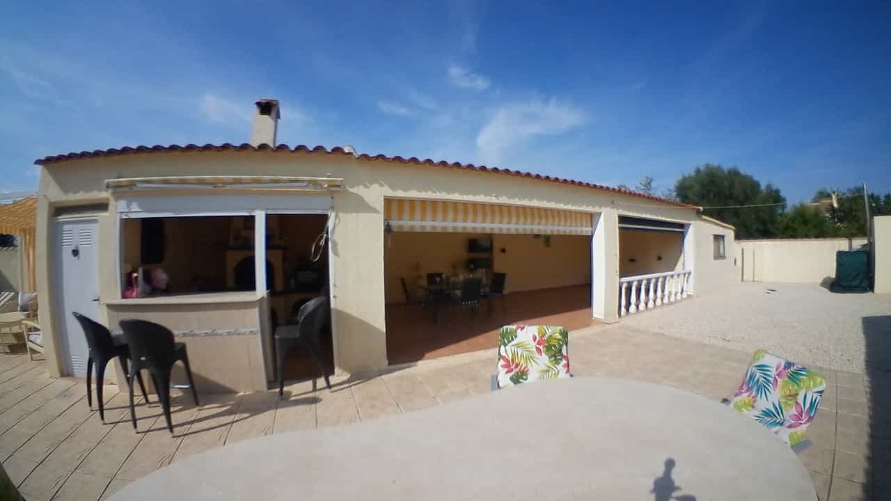 House in Crevillente, Comunidad Valenciana 11081333