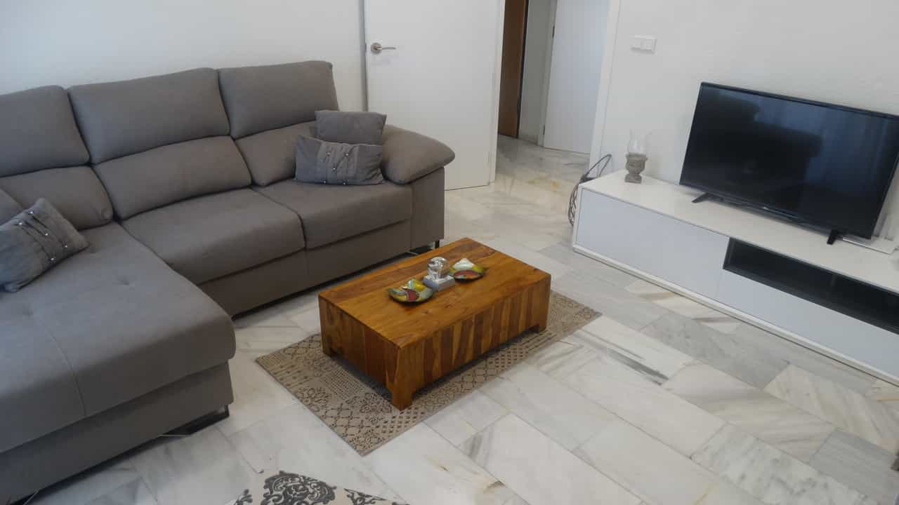 Condominium in Villamartin, Andalusia 11082525