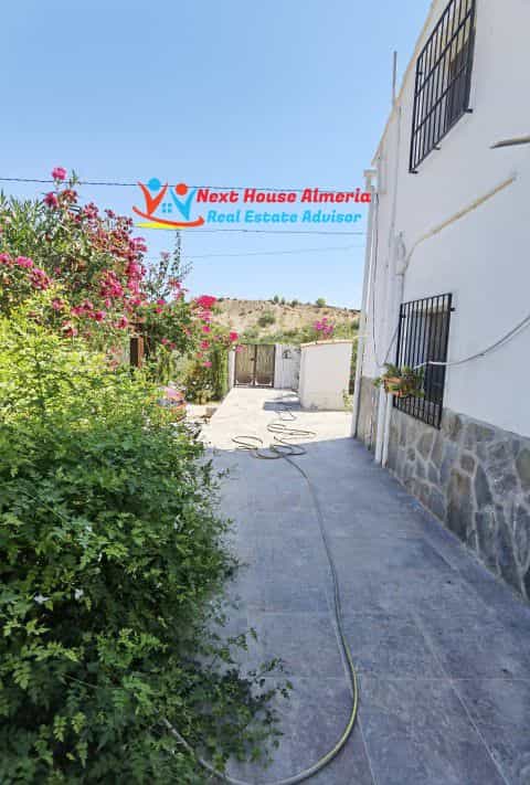 집 에 Urrácal, Andalucía 11084604