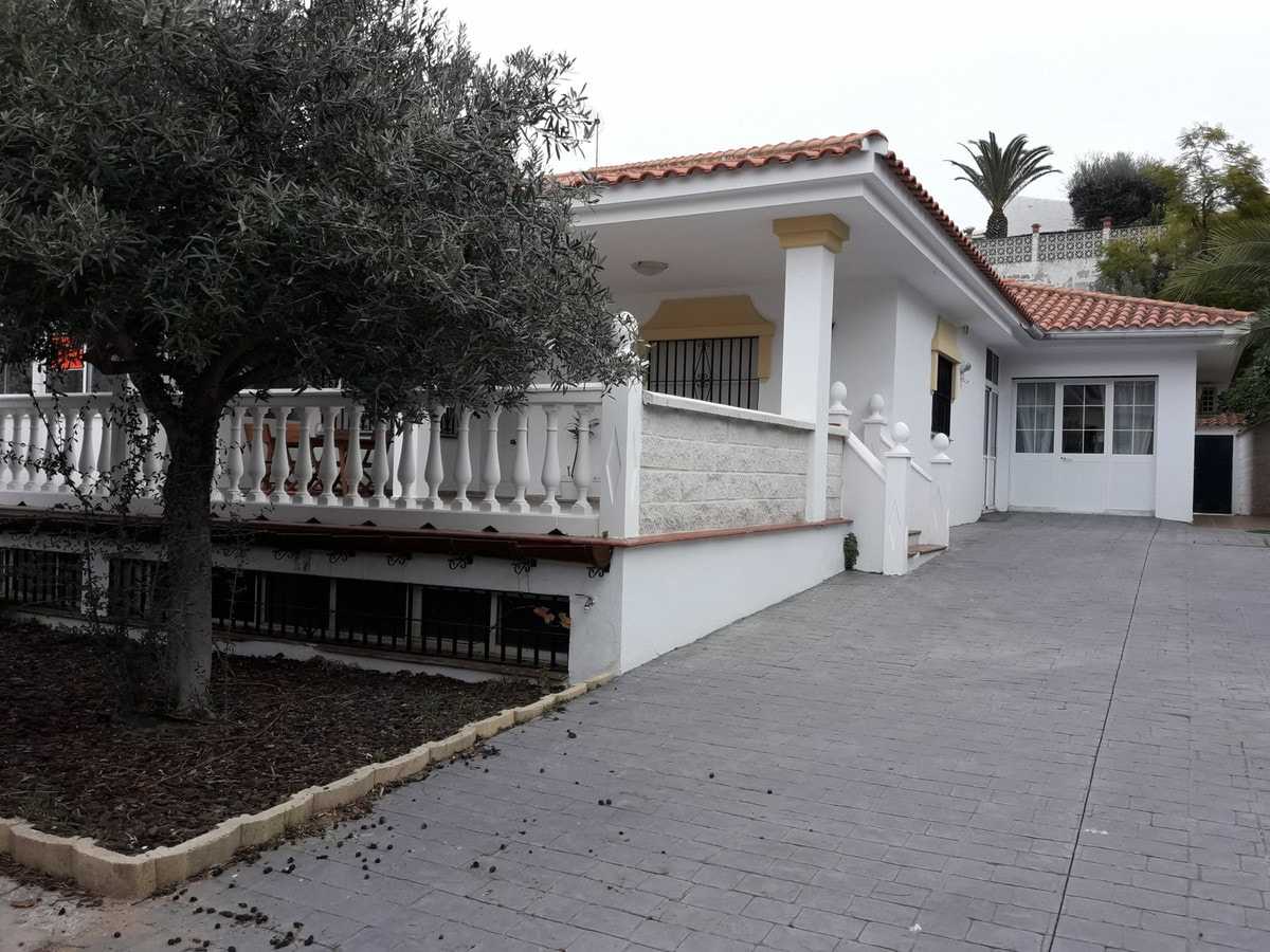 House in Fuengirola, Andalusia 11086417