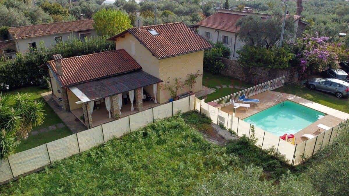 房子 在 Pietrasanta, Tuscany 11089915