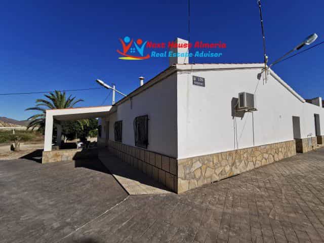 жилой дом в Куэвас-дель-Альмансора, Андалусия 11091893
