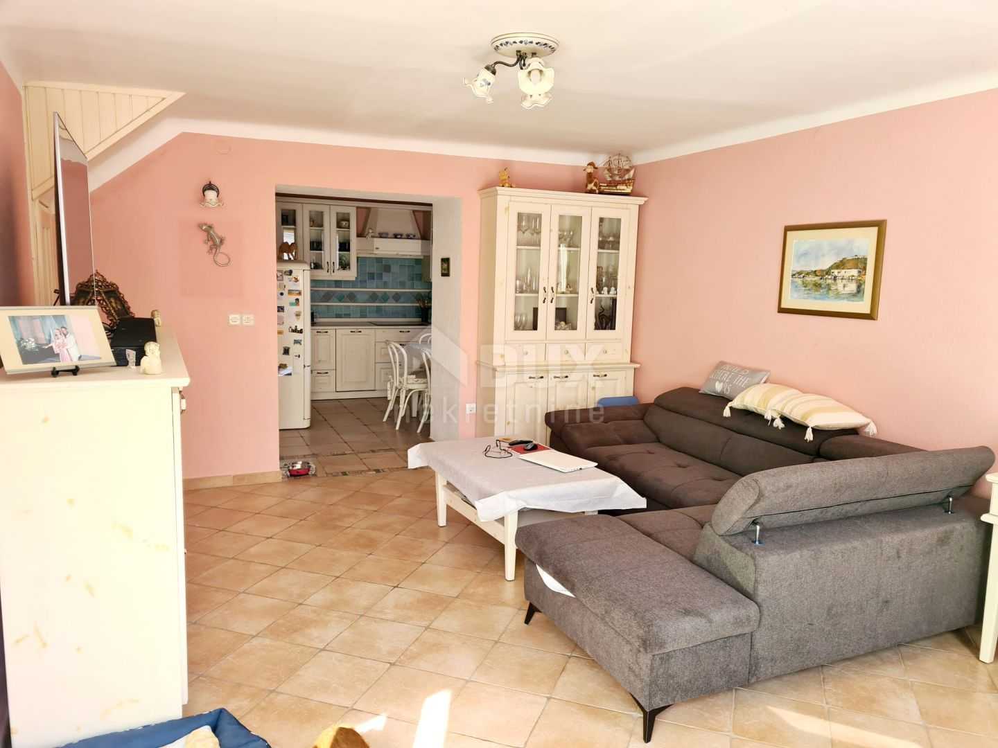 casa en Omisalj, Primorsko-Goranska Županija 11092738