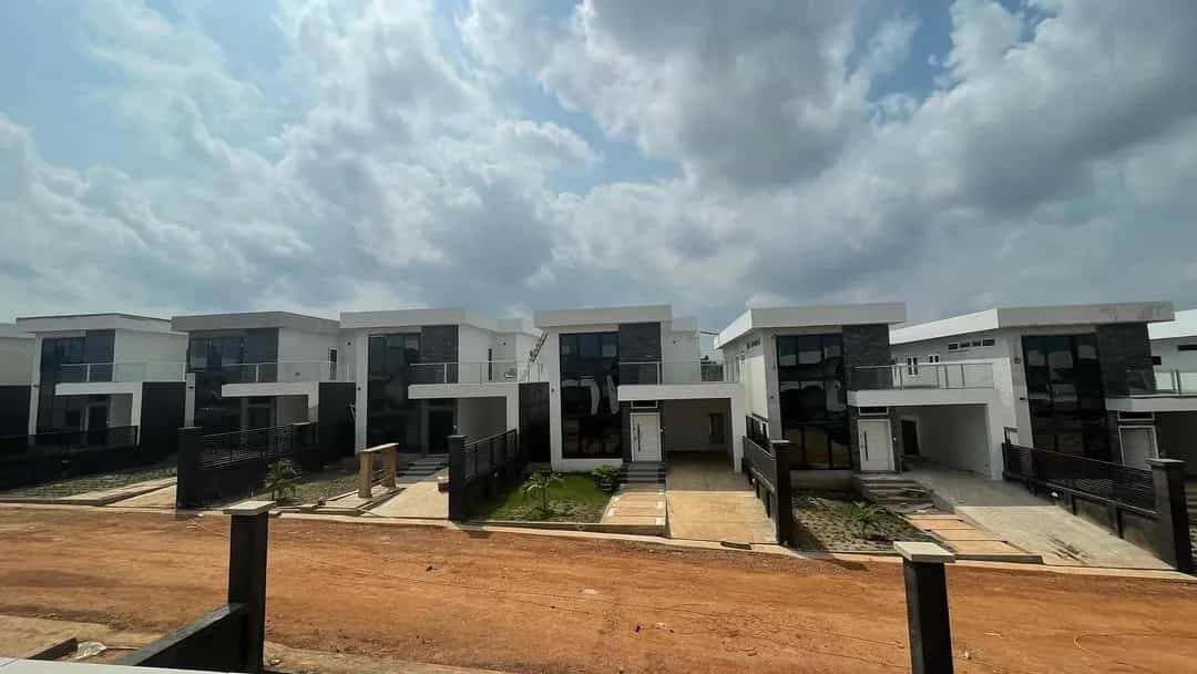 Flere huse i Teiman, Større Accra 11093359