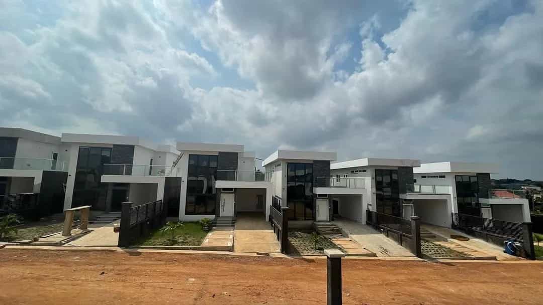 Flere hus i Teiman, Greater Accra 11093359