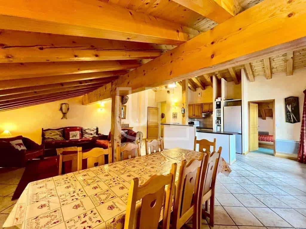 بيت في Les Belleville, Auvergne-Rhône-Alpes 11093483