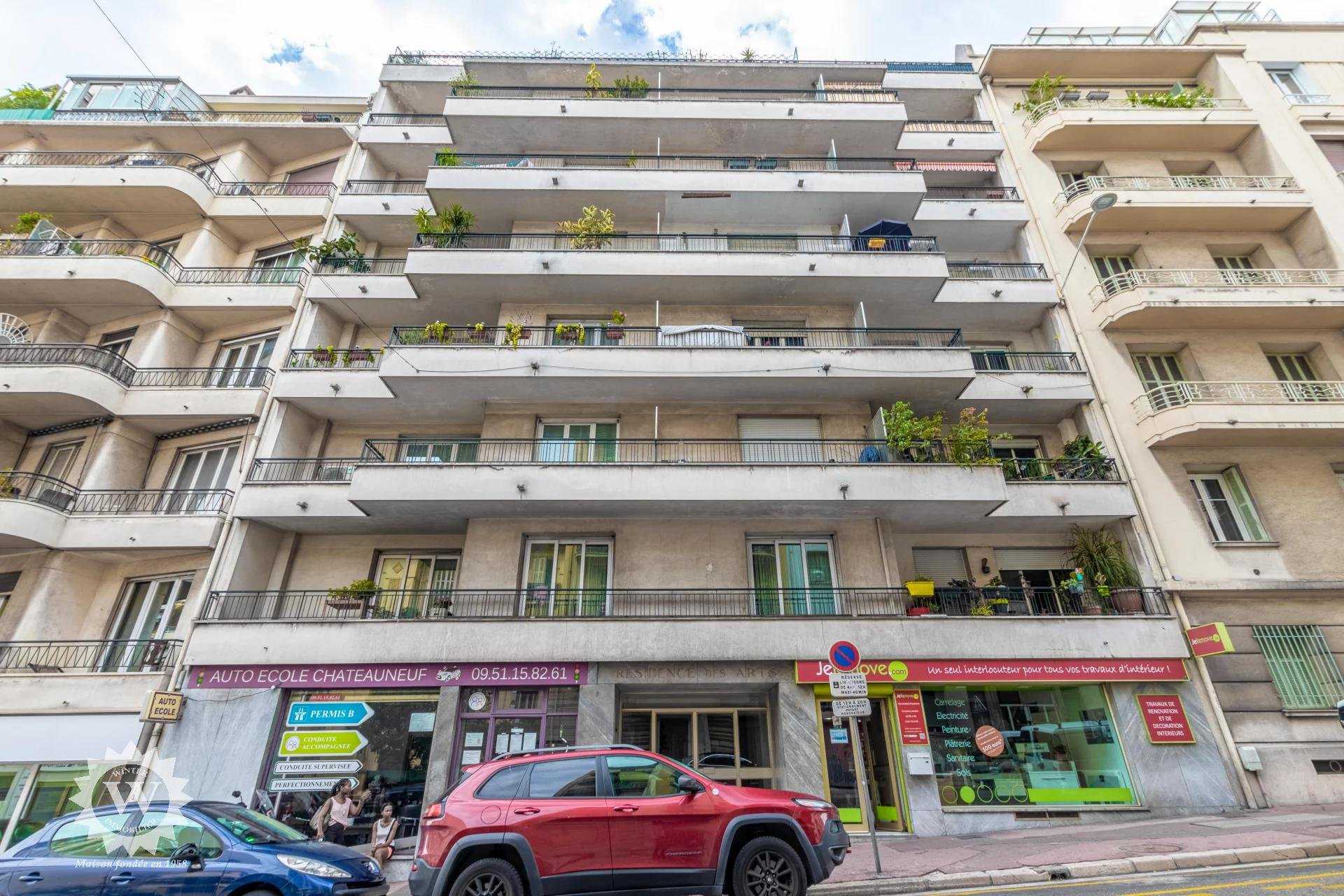 Condominium in Nice, Alpes-Maritimes 11095926