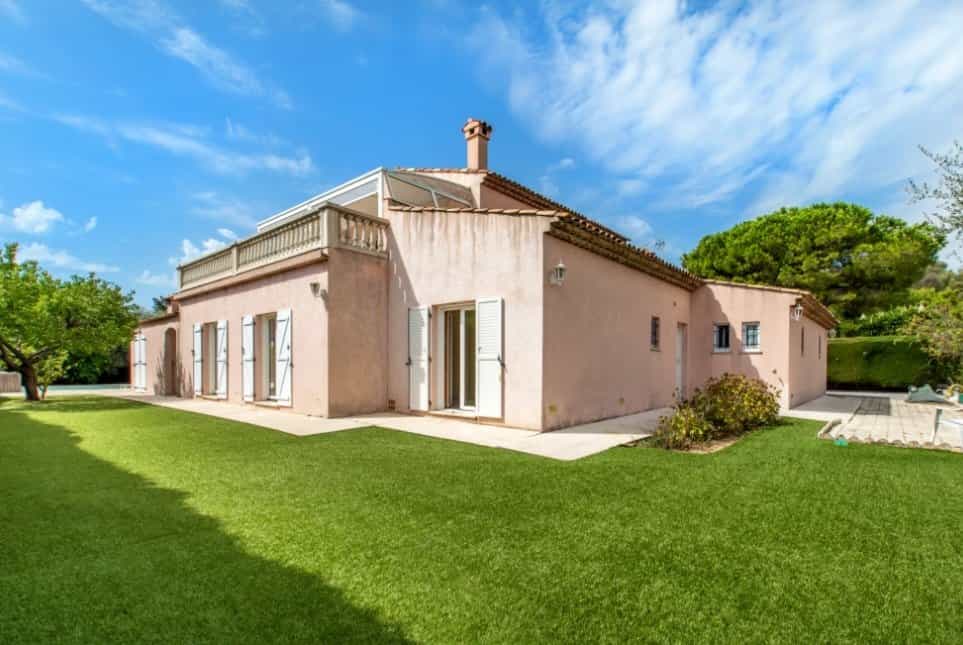 casa no Beaulieu-sur-Mer, Provença-Alpes-Costa Azul 11098130