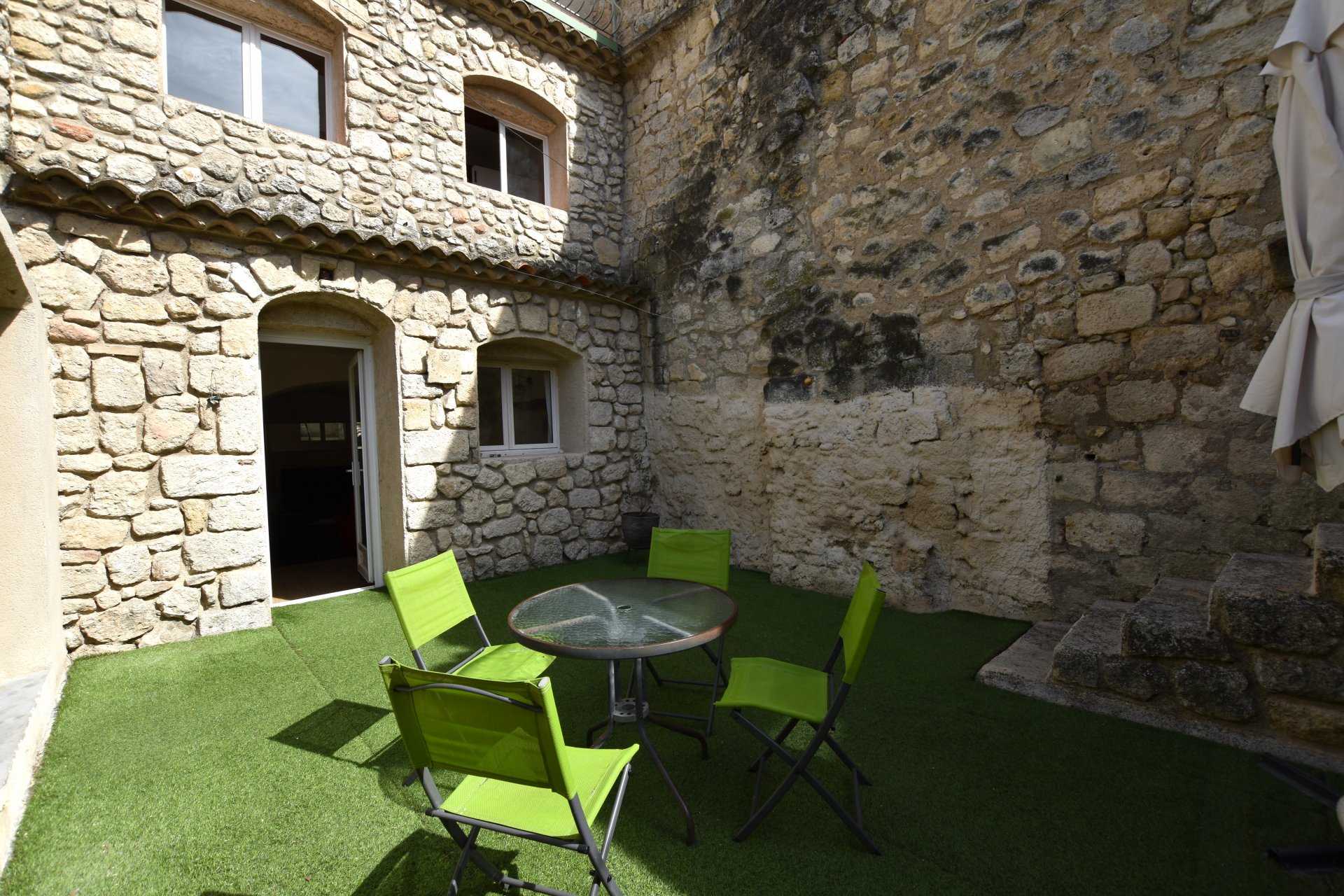 σπίτι σε Mallemort, Provence-Alpes-Cote d'Azur 11098136