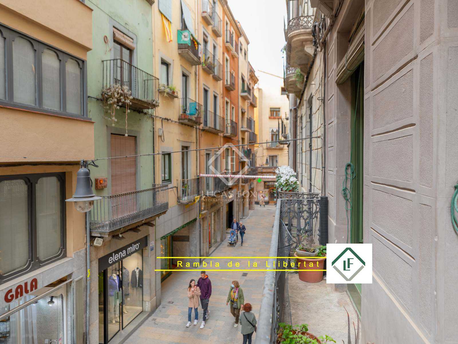 Condominium in La Crehueta, Catalonië 11101427